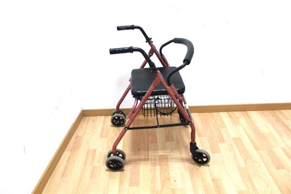 ANDADOR PLEGABLE DE ALUMINIO Y 4 RUEDAS
